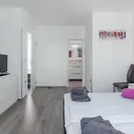 וילה Lovre לאבין