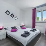 Lovre * לאבין