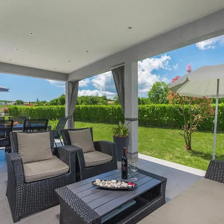 Lovre Villa