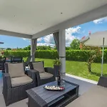 Lovre Villa