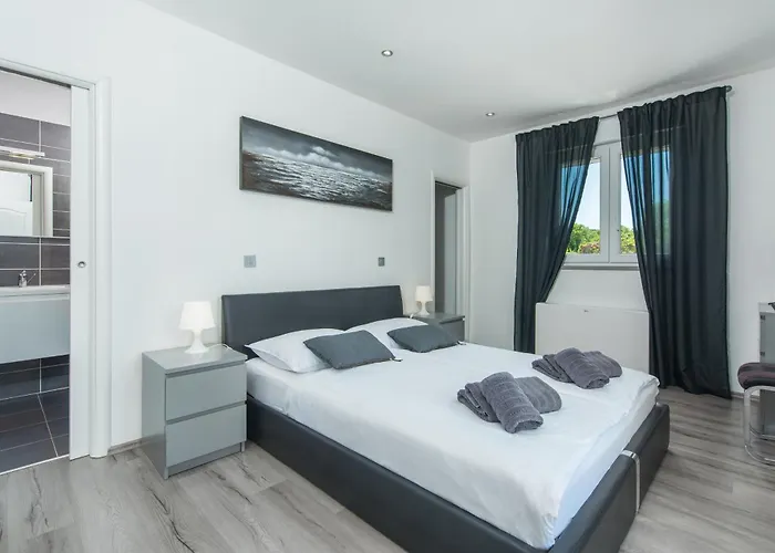 Lovre Willa Labin (Istria)